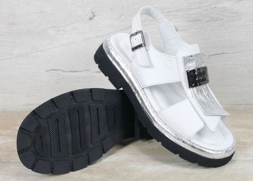 Alvera Mode – sandale damă din velur natural negru cu talpă masivă