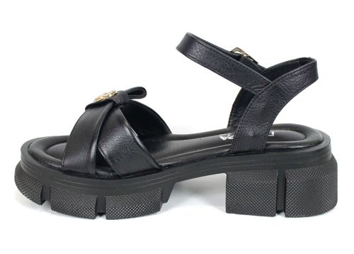 sandale dama cu talpă masivă și cataramă