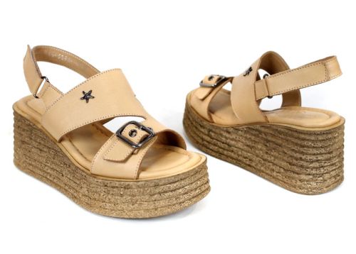 Elara Vance – sandale dama cu platformă din piele naturală bej cu talpă cu aspect natural