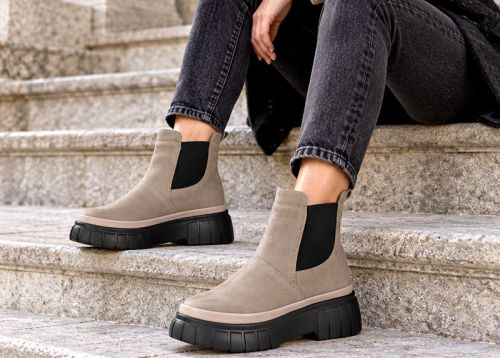 Mila Savelli – Women's Sporty Nubuck Ankle Boots in Mink